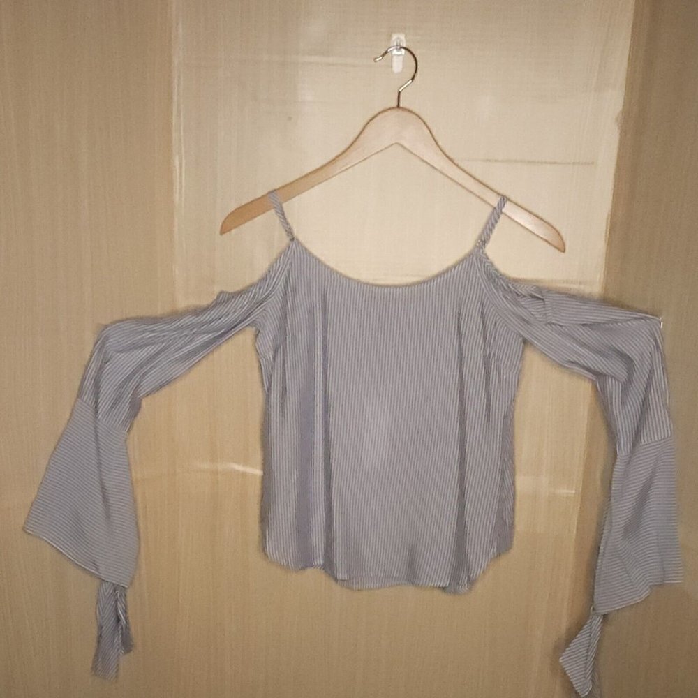 BCBGMaxazria Womens New Blue White Stripe Cold Shoulder Bell Sleeve Blou…